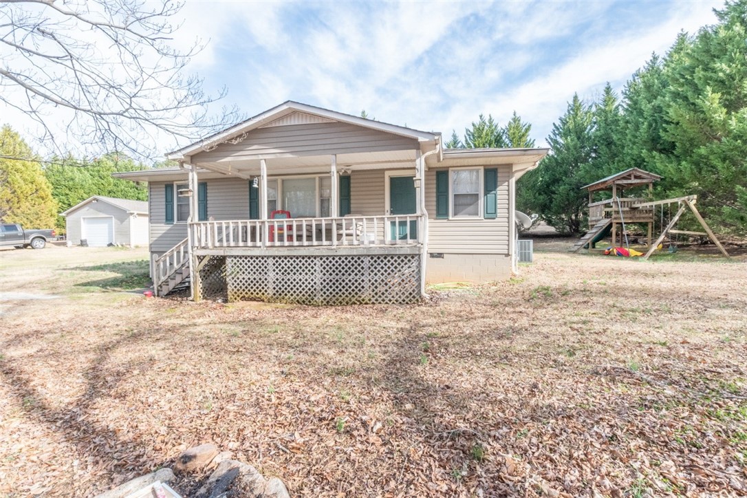 13040 Janda Road Seneca, SC 29672 - Photo 1 of 21 Gallery Image 1