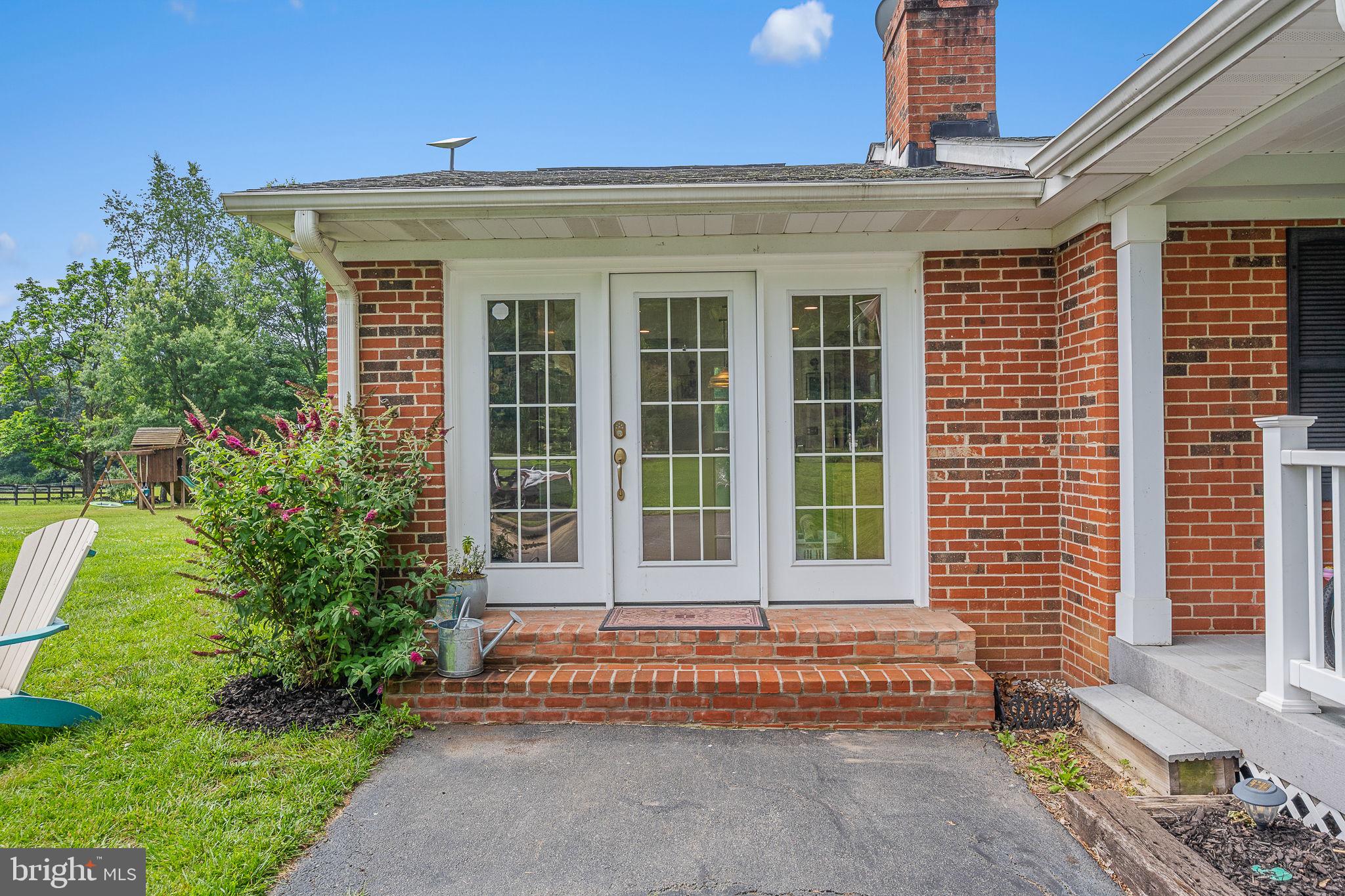 43581 Lost Corner Road Leesburg, VA 20176 - Photo 4 of 56