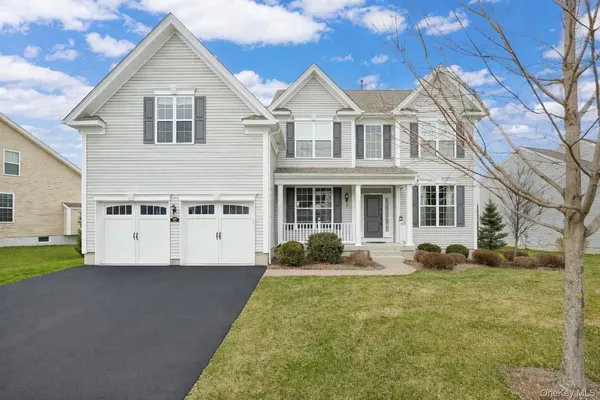 $899,999 | 27 East Van Buren Way, Hopewell Junction, NY 12533