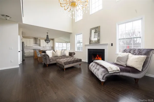 $899,999 | 27 East Van Buren Way, Hopewell Junction, NY 12533