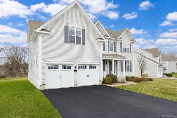 $899,999 | 27 East Van Buren Way, Hopewell Junction, NY 12533