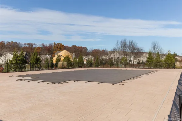 $899,999 | 27 East Van Buren Way, Hopewell Junction, NY 12533