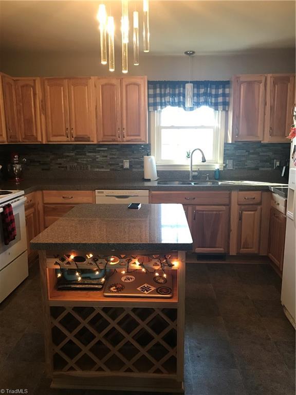 3039 Pipers Gap Road Mount Airy, NC 27030 - Photo 26 of 30 Gallery Image 26