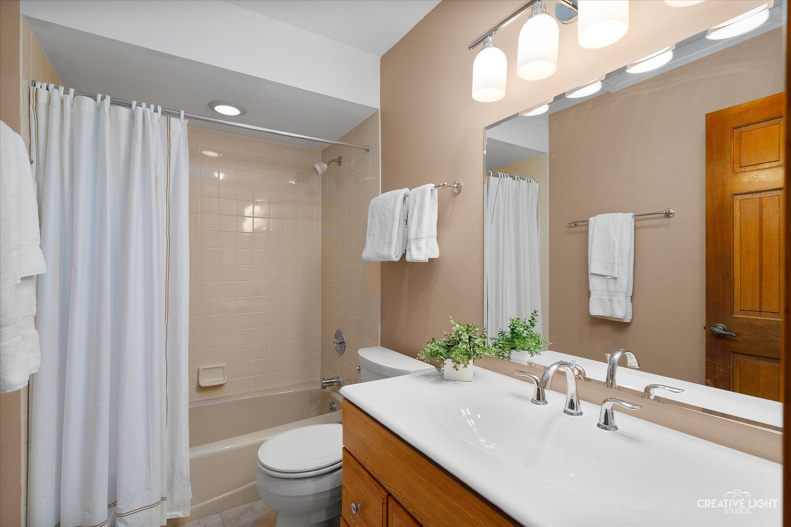 711 Canyon Run Road Naperville, IL 60565 - Photo 26 of 44 Gallery Image 26