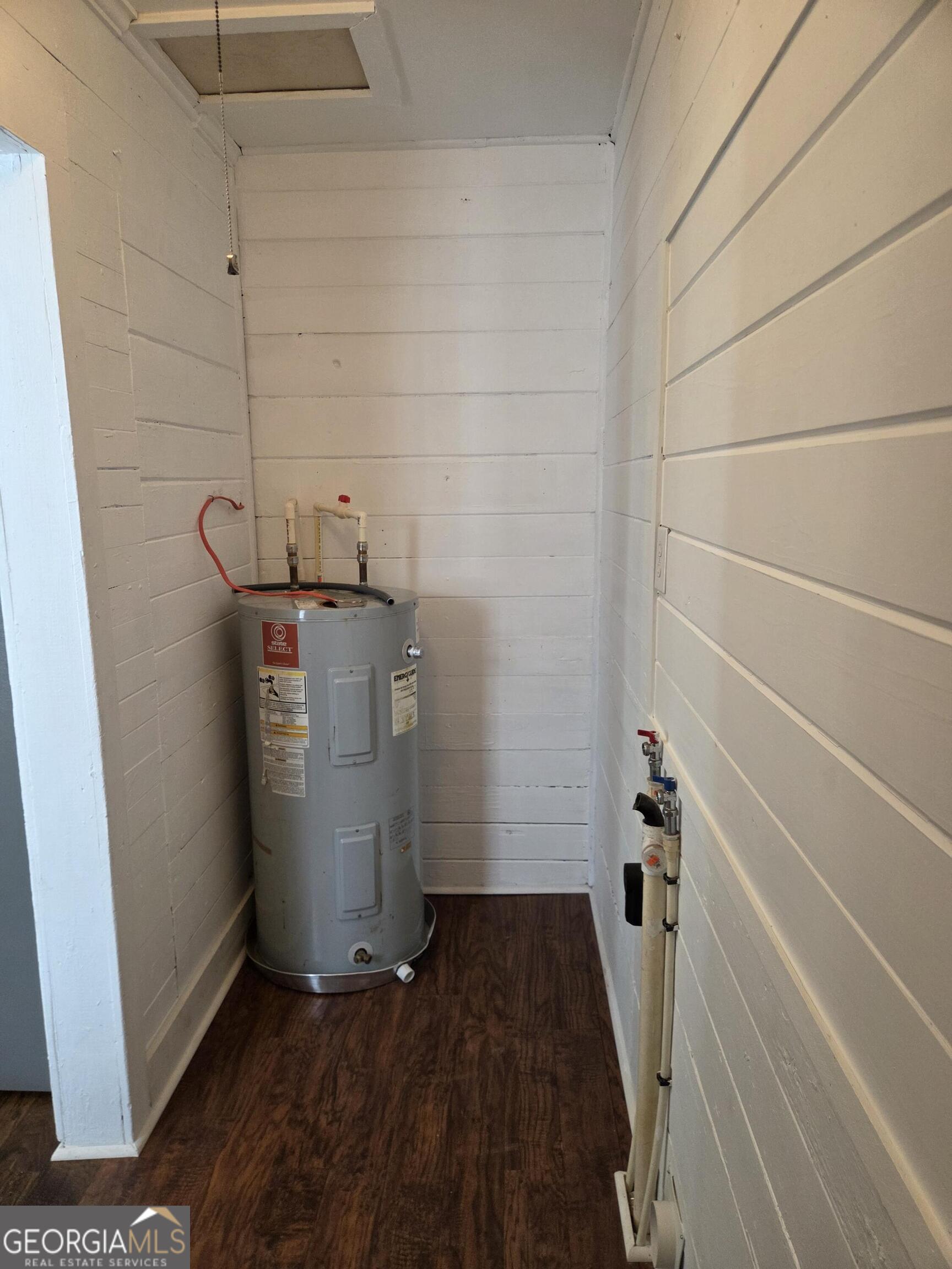 1502 Monck Street Brunswick, GA 31520 - Photo 25 of 32 a view of water heater room