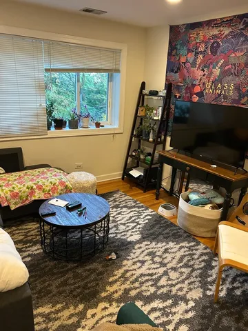 $184,900 | 5953 North Kenmore Avenue, Unit 305, Chicago, IL 60660