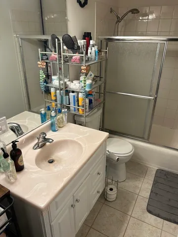 $184,900 | 5953 North Kenmore Avenue, Unit 305, Chicago, IL 60660