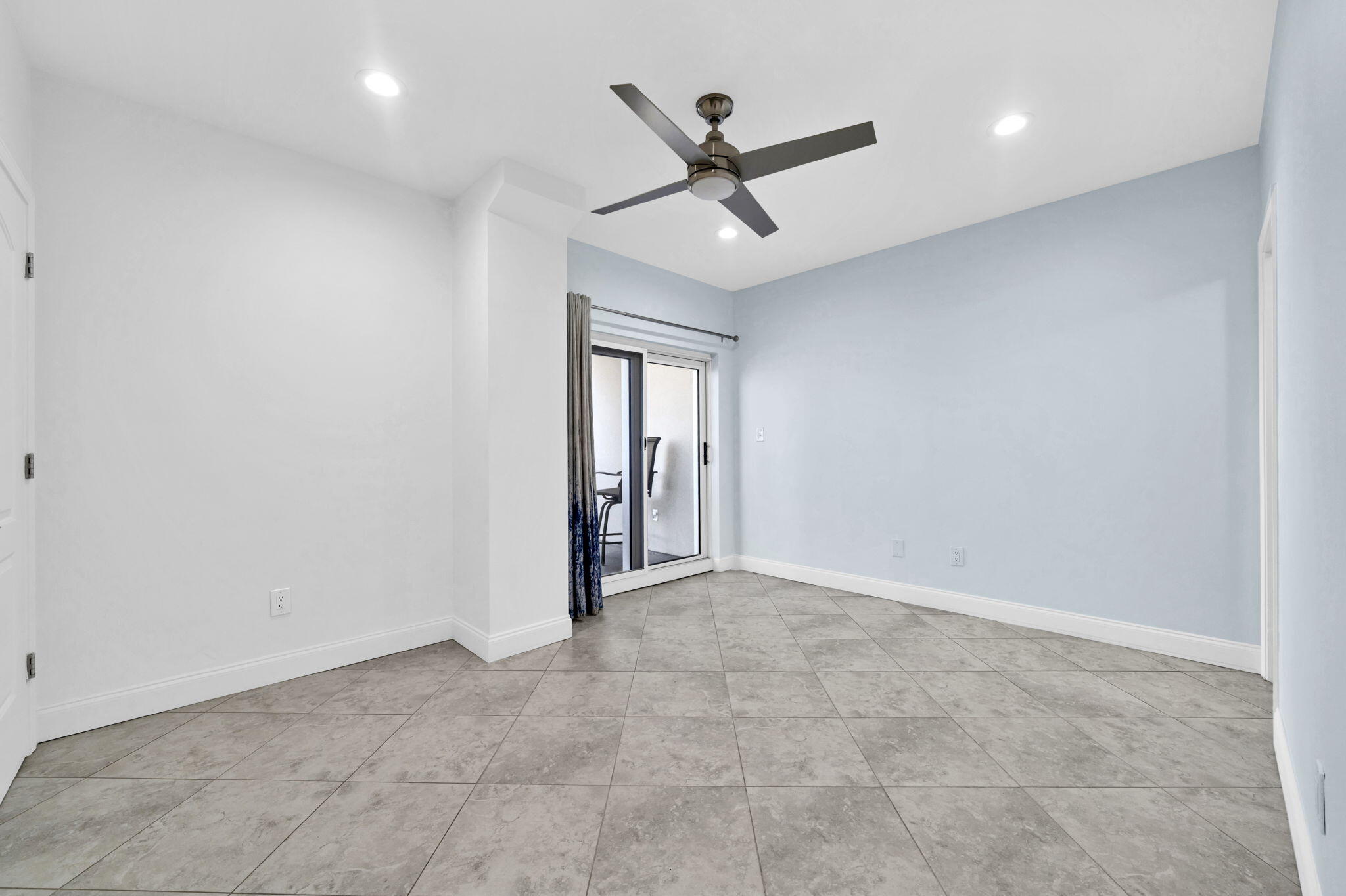 195 Durango Road, Unit 3A Destin, FL 32541 - Photo 8 of 41 an empty room and window in a room