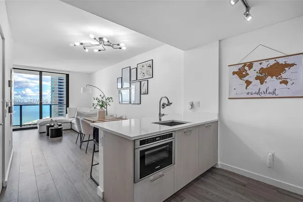 $3,500 | 501 Northeast 31st Street, Unit 3704, Miami, FL 33137