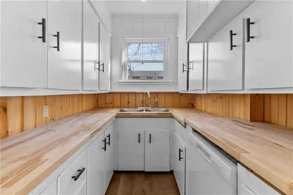 $619,000 | 647 Pleasant Valley Parkway, Providence, RI 02908