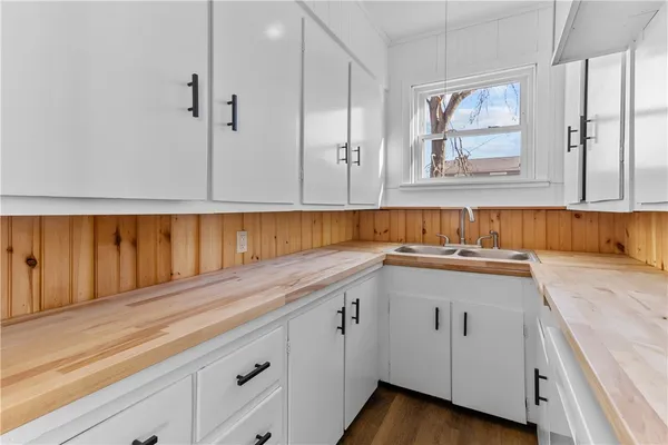 $619,000 | 647 Pleasant Valley Parkway, Providence, RI 02908