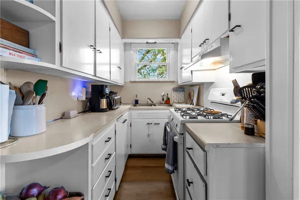 $619,000 | 647 Pleasant Valley Parkway, Providence, RI 02908