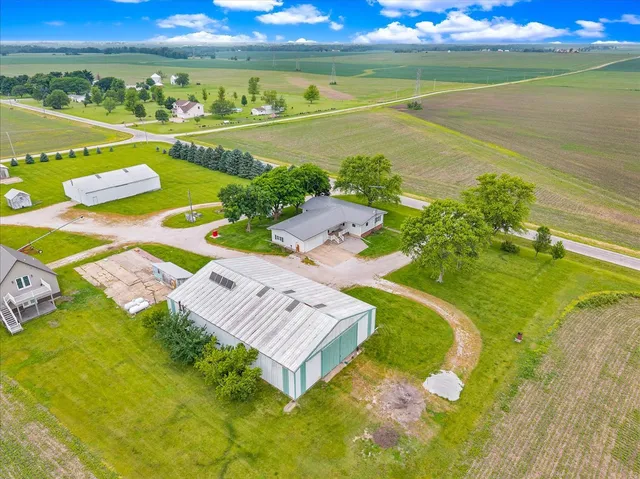 $485,000 | 708 North 1950th Road, Tonica, IL 61370