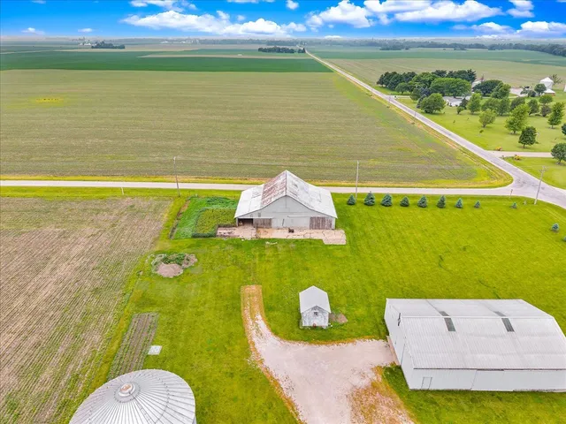 $485,000 | 708 North 1950th Road, Tonica, IL 61370