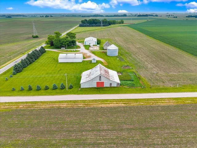 $485,000 | 708 North 1950th Road, Tonica, IL 61370
