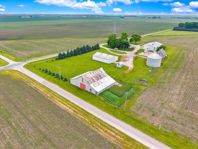 $485,000 | 708 North 1950th Road, Tonica, IL 61370
