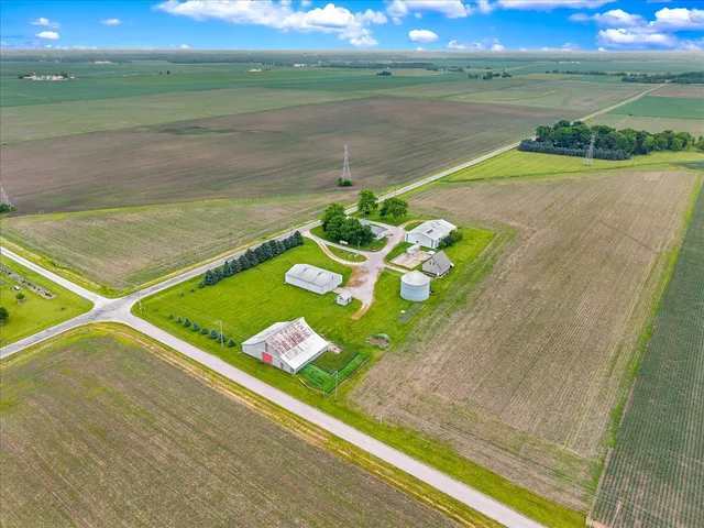 $485,000 | 708 North 1950th Road, Tonica, IL 61370