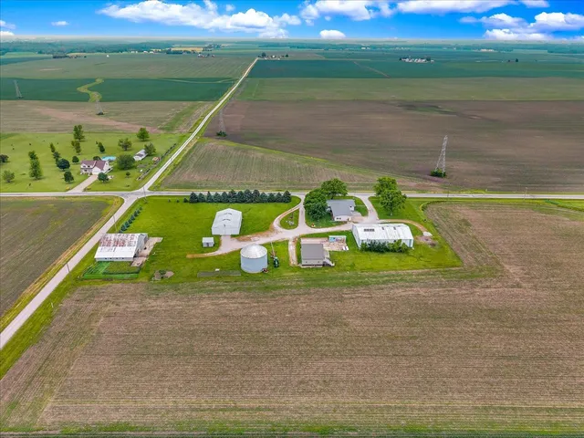 $485,000 | 708 North 1950th Road, Tonica, IL 61370