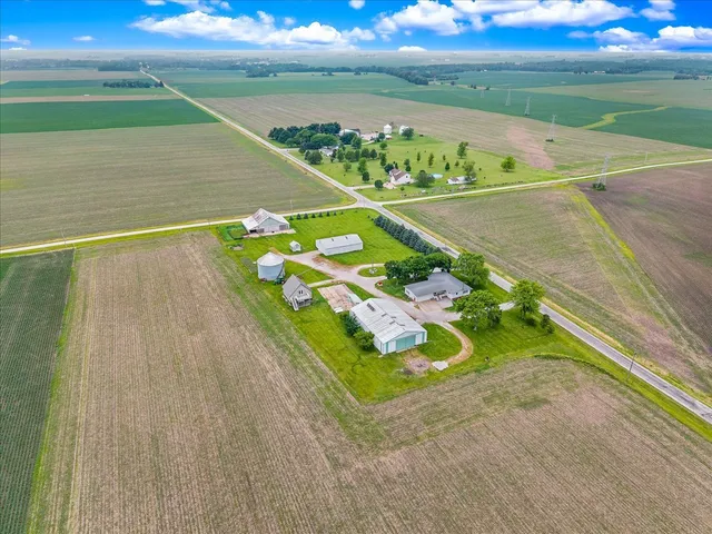 $485,000 | 708 North 1950th Road, Tonica, IL 61370