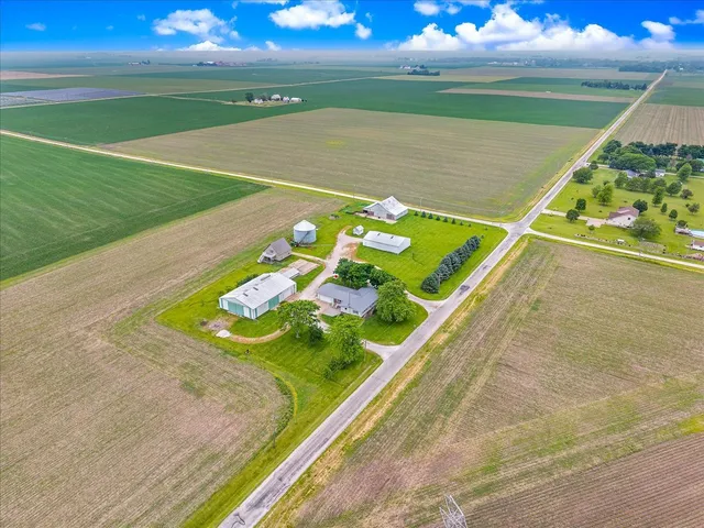 $485,000 | 708 North 1950th Road, Tonica, IL 61370