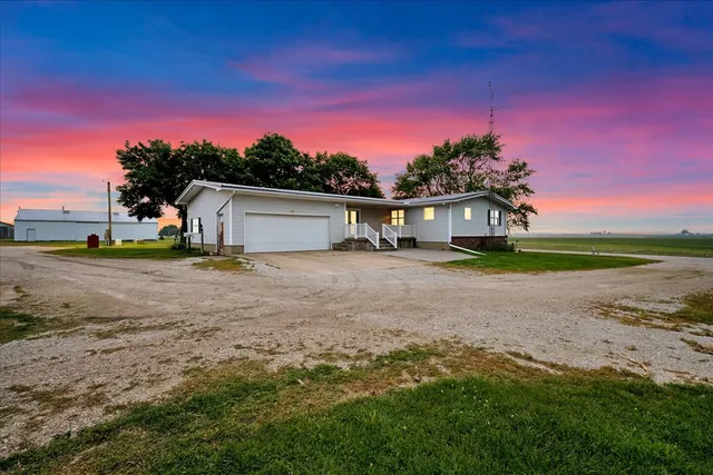 $485,000 | 708 North 1950th Road, Tonica, IL 61370