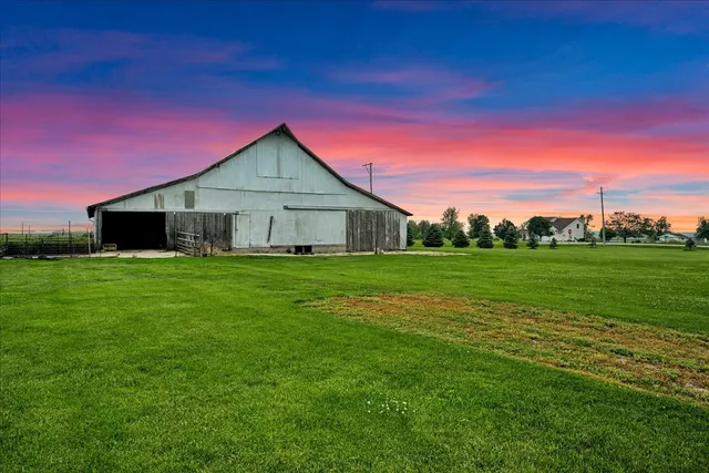 $485,000 | 708 North 1950th Road, Tonica, IL 61370