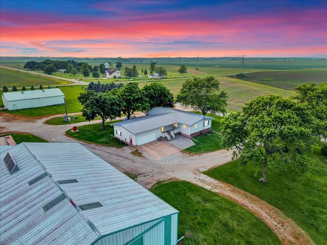 $485,000 | 708 North 1950th Road, Tonica, IL 61370