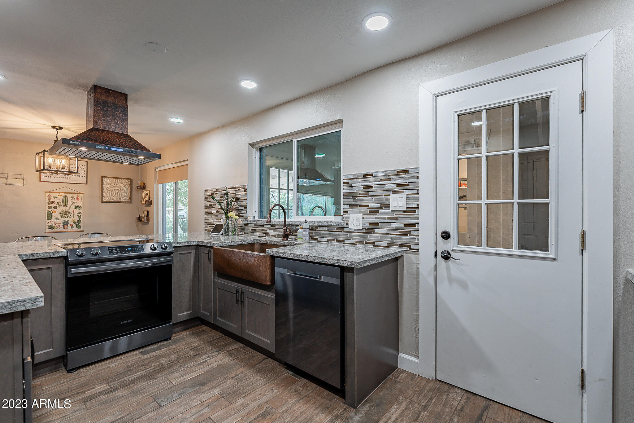 1502 East Almeria Road Phoenix, AZ 85006 - Photo 10 of 28 Almeria-21