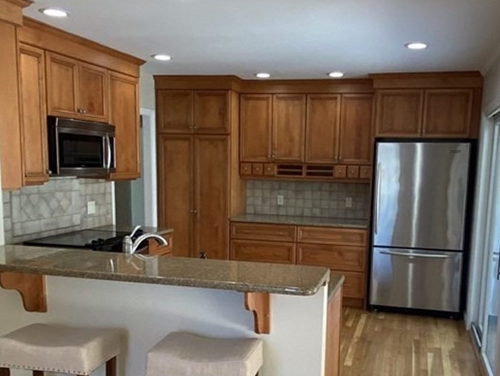 25 Strathmore Road Dartmouth, MA 02747 - Photo 8 of 24 Gallery Image 8