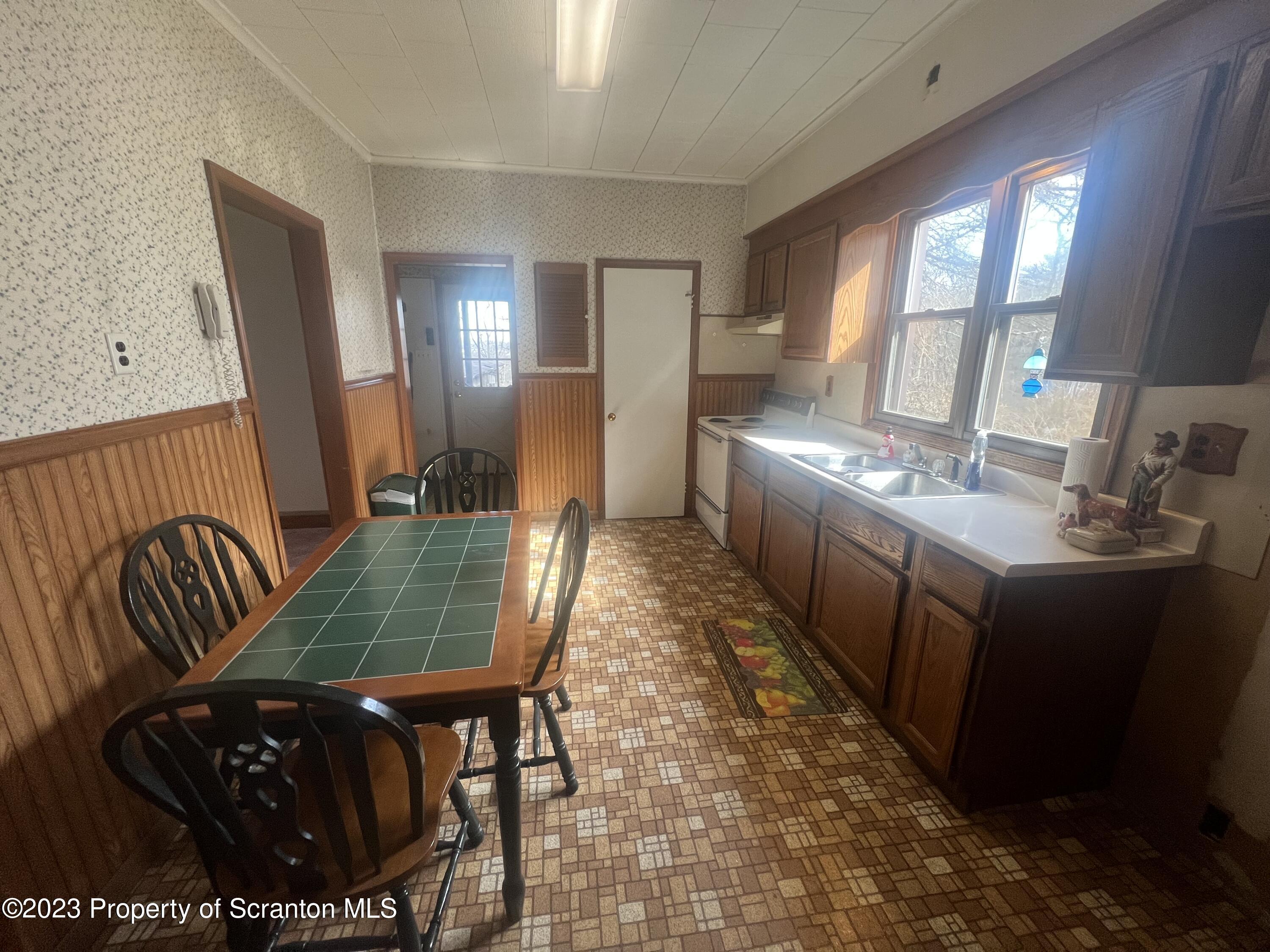 743 East Mountain Road Scranton, PA 18505 - Photo 5 of 21 Gallery Image 5