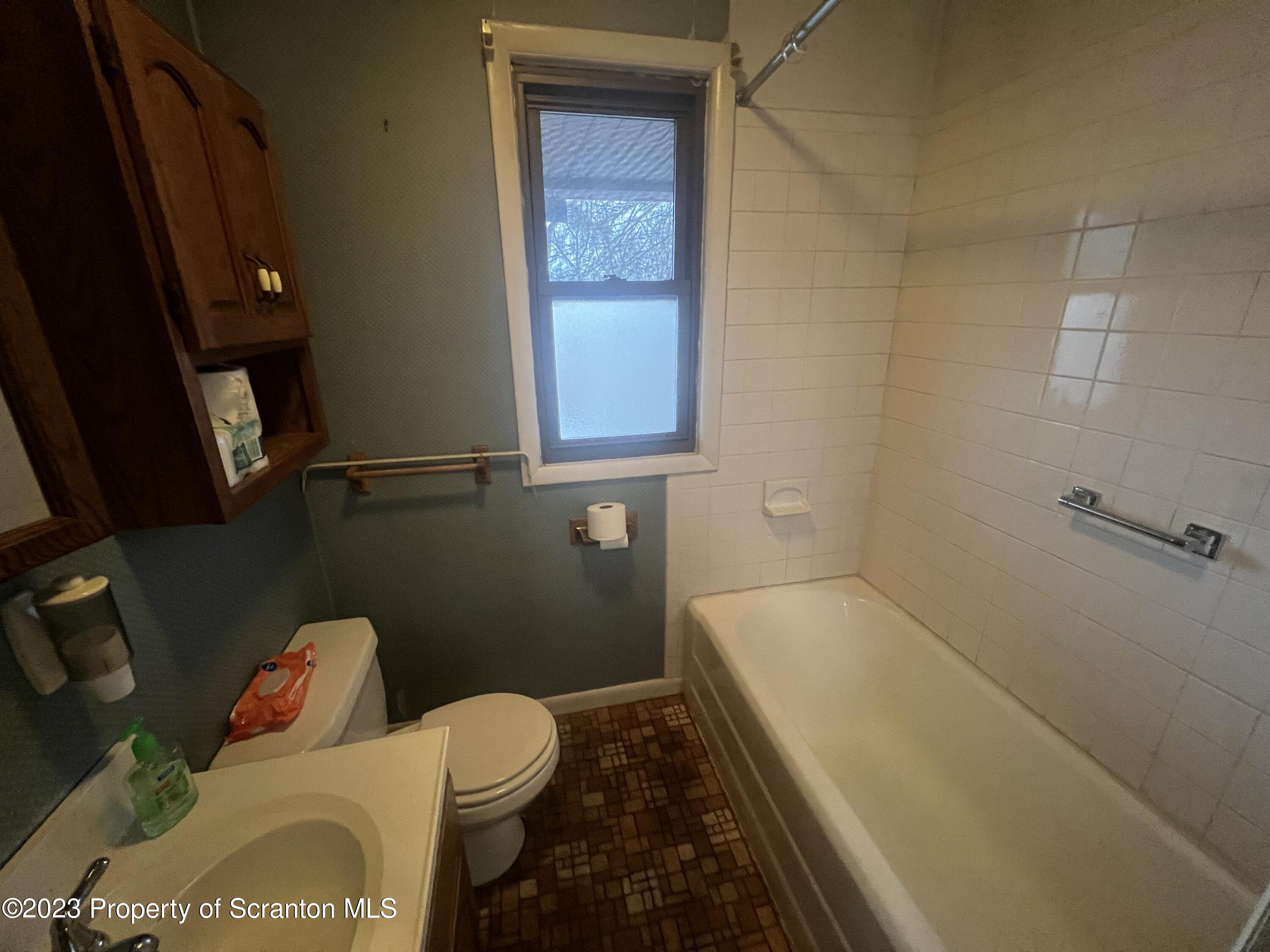 743 East Mountain Road Scranton, PA 18505 - Photo 10 of 21 Gallery Image 10