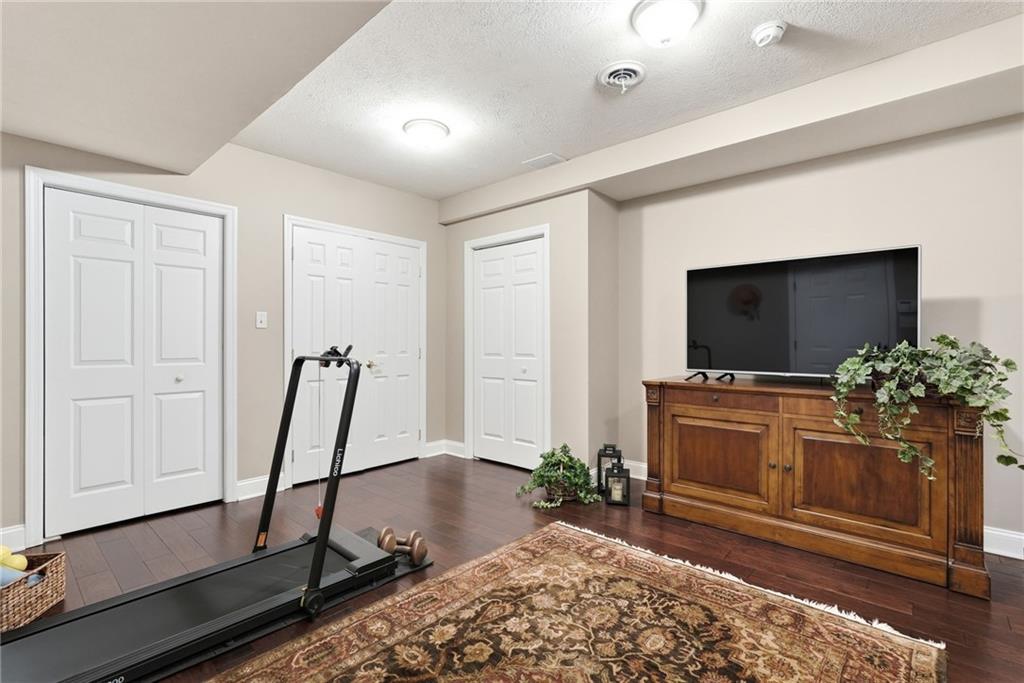 2372 Hilltop Road Presto, PA 15142 - Photo 31 of 42 Gallery Image 31