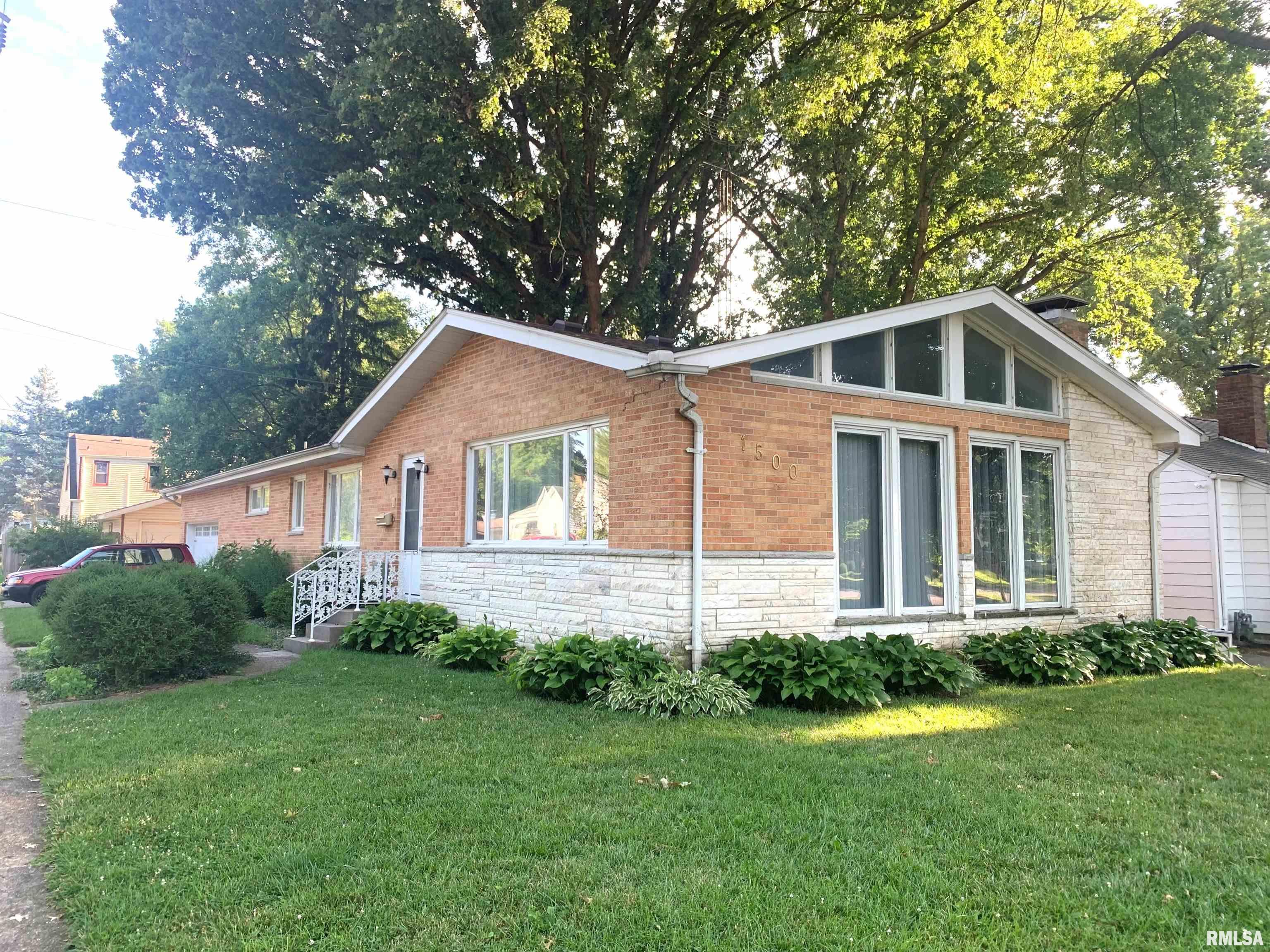 1500 West Governor Street Springfield, IL 62704 - Photo 1 of 21