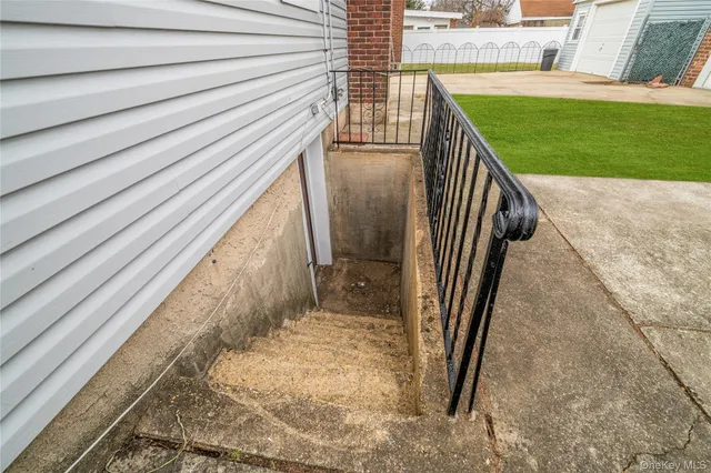 $700,000 | 141 Booth Street, Hempstead, NY 11550