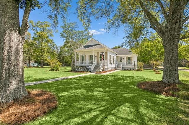 401 Marigny Avenue Mandeville, LA 70448 - Photo 2 of 29