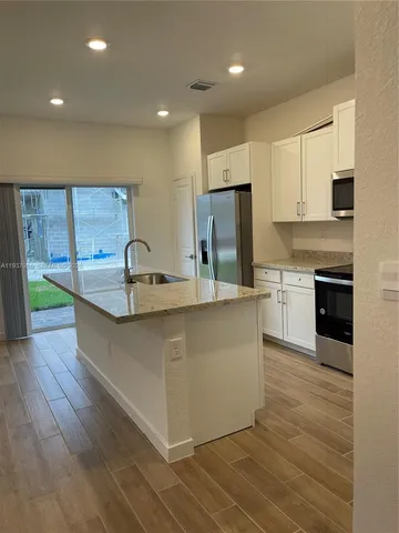 $3,000 | 1672 Southeast 8th Street, Homestead, FL 33033