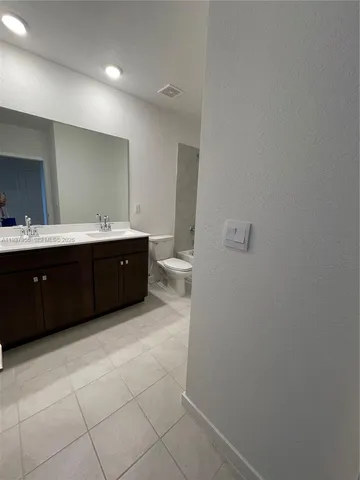 $3,000 | 1672 Southeast 8th Street, Homestead, FL 33033