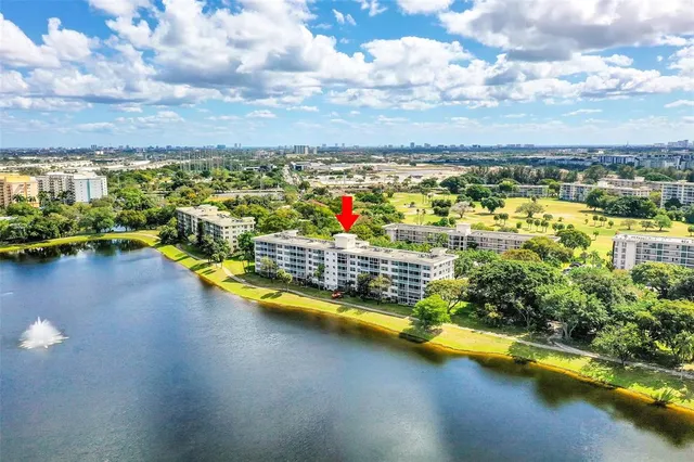 $2,350 | 2801 North Palm Aire Drive, Unit 201, Pompano Beach, FL 33069
