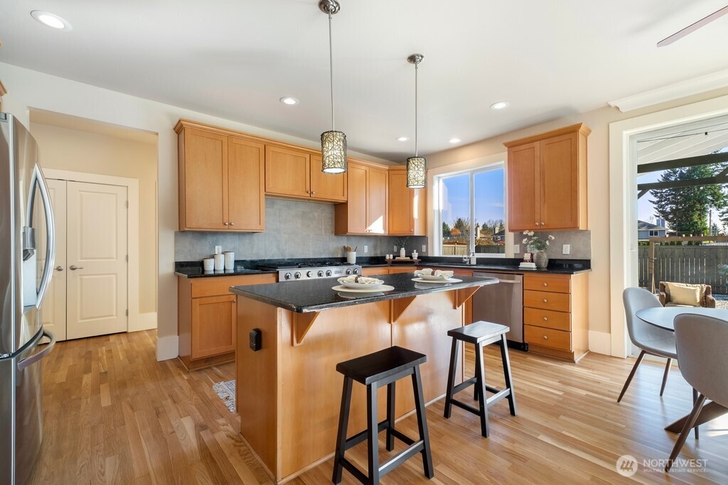 3903 Northeast 21st Street Renton, WA 98056 - Photo 13 of 38