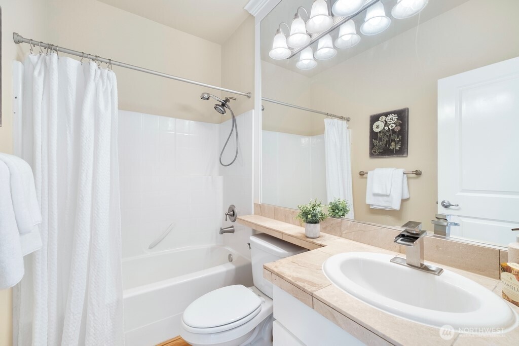 3903 Northeast 21st Street Renton, WA 98056 - Photo 16 of 38