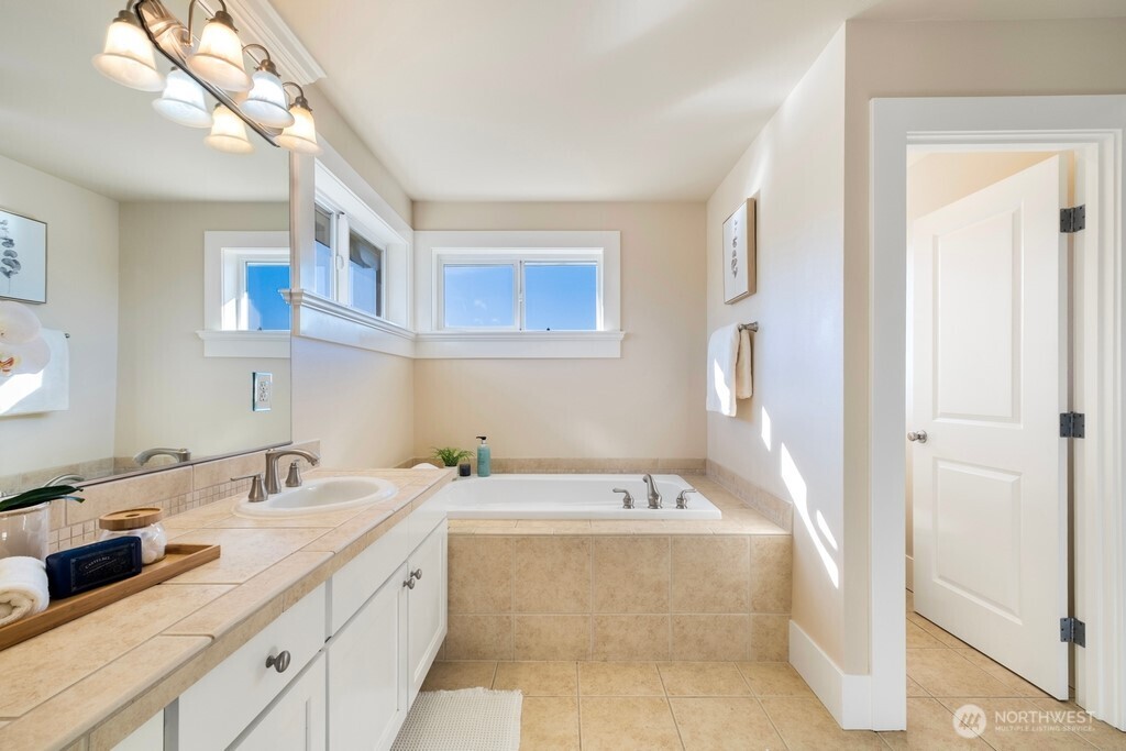3903 Northeast 21st Street Renton, WA 98056 - Photo 20 of 38