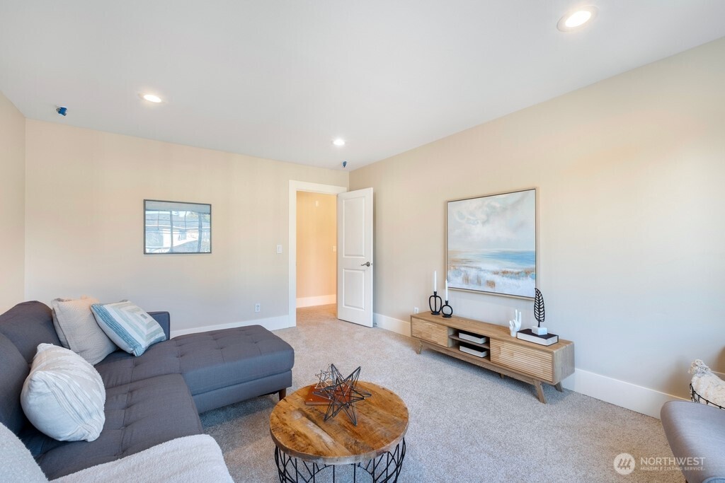 3903 Northeast 21st Street Renton, WA 98056 - Photo 26 of 38