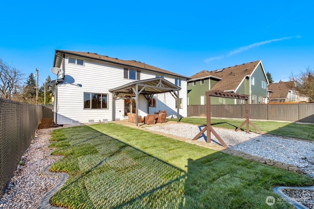 3903 Northeast 21st Street Renton, WA 98056 - Photo 33 of 38