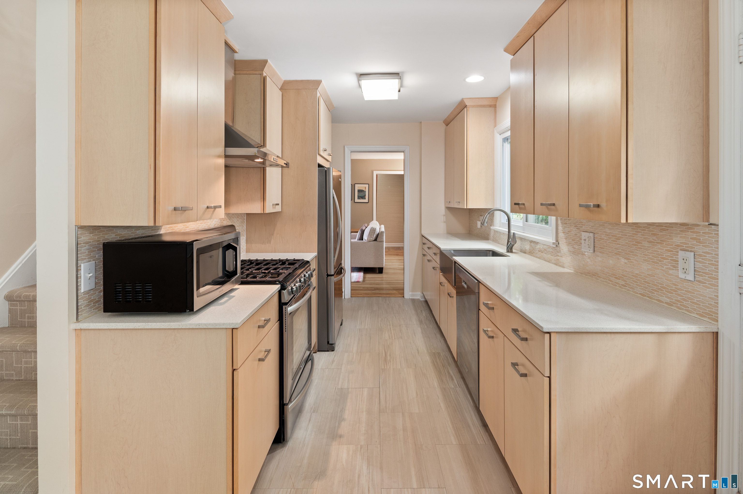 326 Four Brooks Road Stamford, CT 06903 - Photo 6 of 39