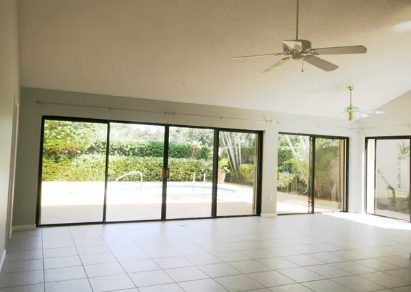 $4,600 | 141 Seashore Drive, Jupiter, FL 33477