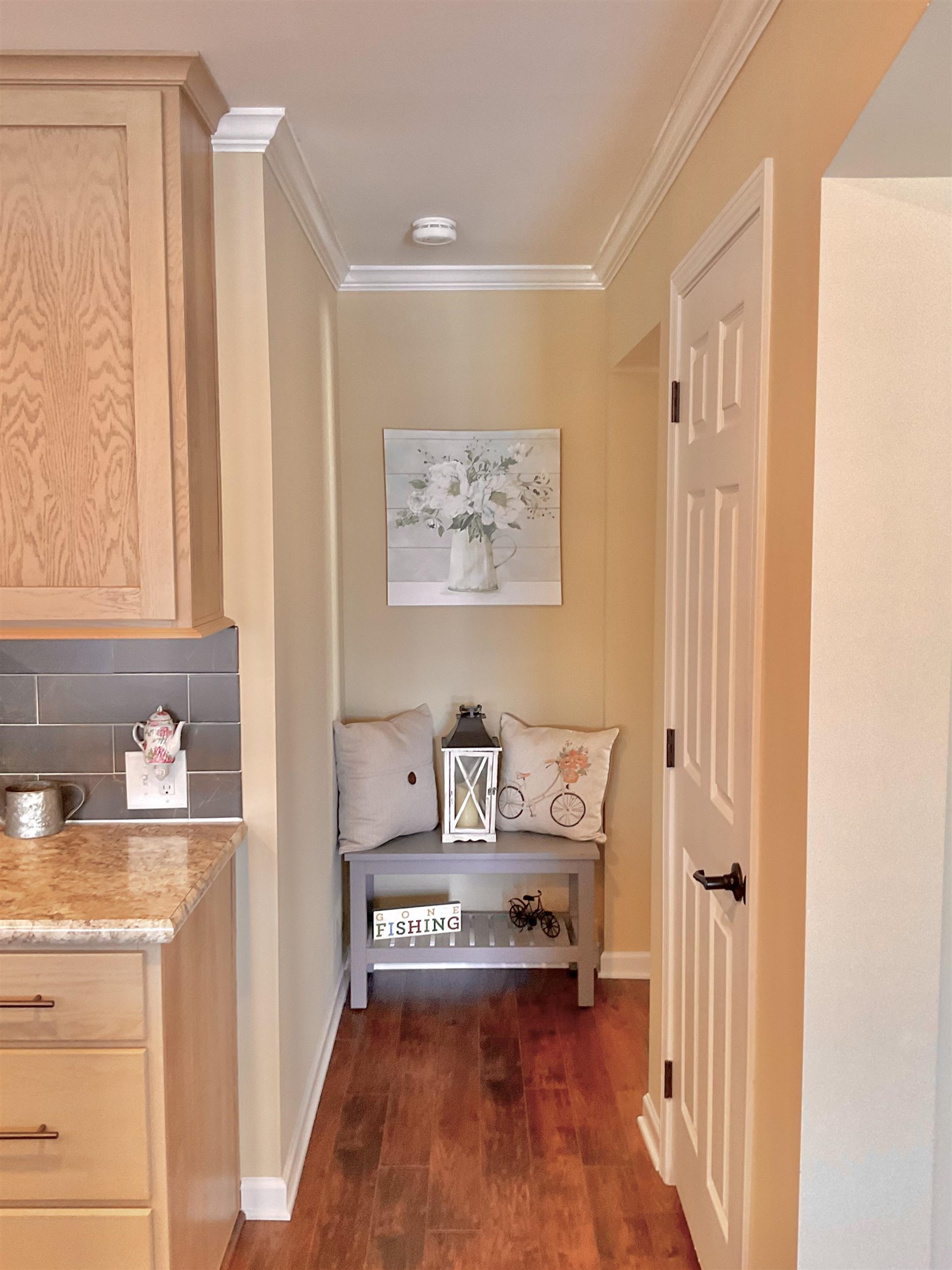 2058 Shore Road Seaville, NJ 08230 - Photo 18 of 36 a very nice looking room with a chair and a window