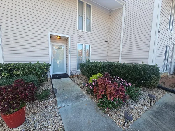 $167,500 | 3753 Heathrow Drive, Winston-Salem, NC 27127