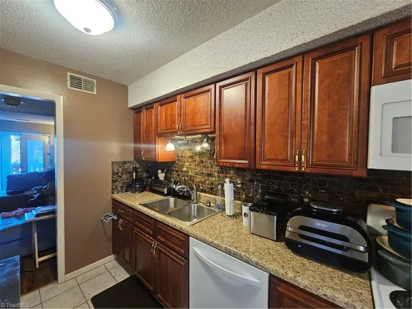 $167,500 | 3753 Heathrow Drive, Winston-Salem, NC 27127