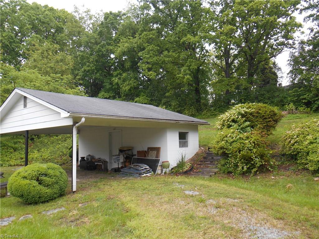1251 Linville Road Mount Airy, NC 27030 - Photo 4 of 20 Gallery Image 4