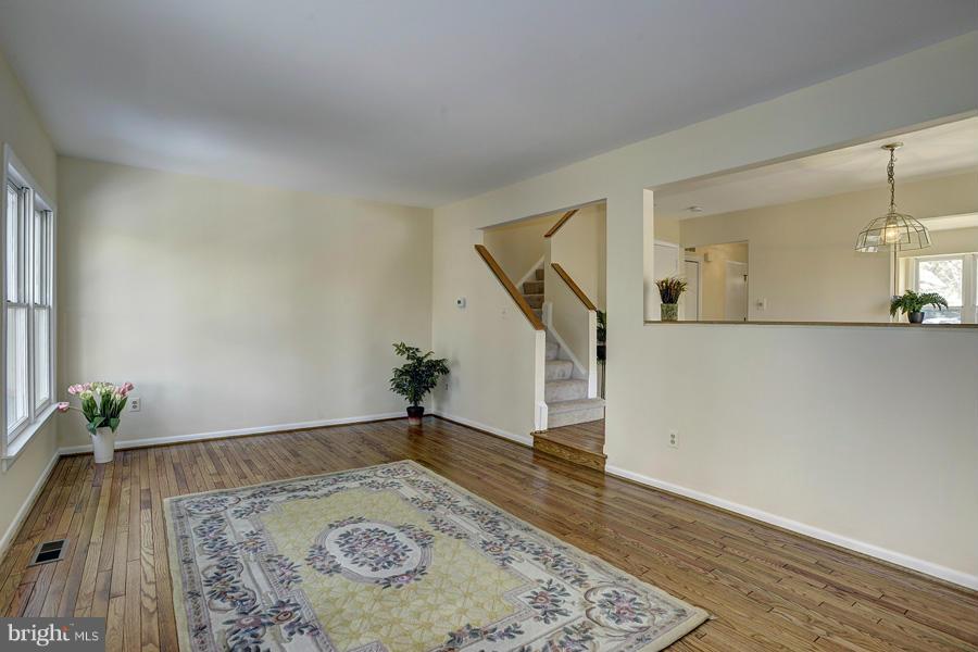 9034 Saffron Lane Silver Spring, MD 20901 - Photo 17 of 30 Living Room